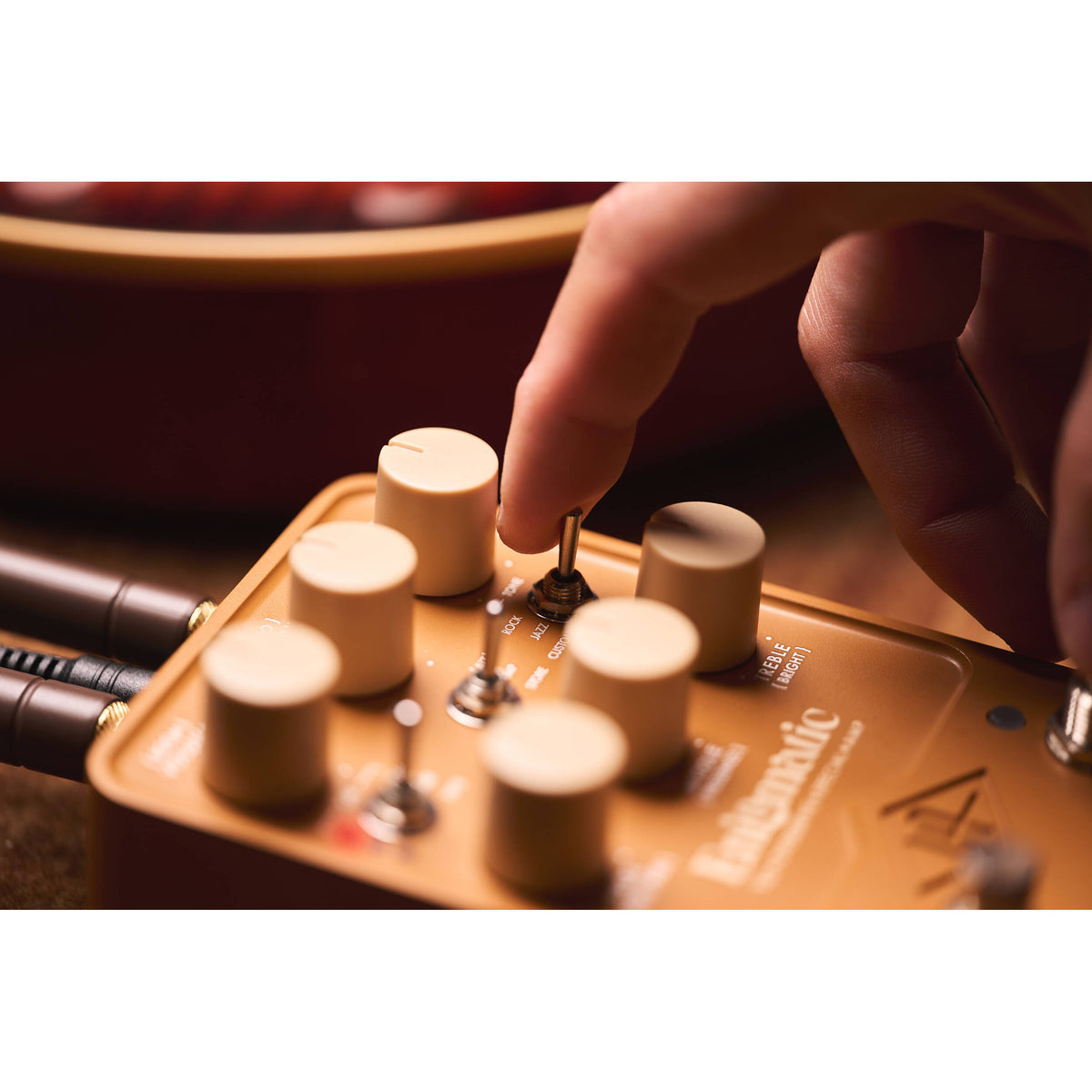 Universal Audio UAFX Enigmatic '82 Overdrive Special Amp