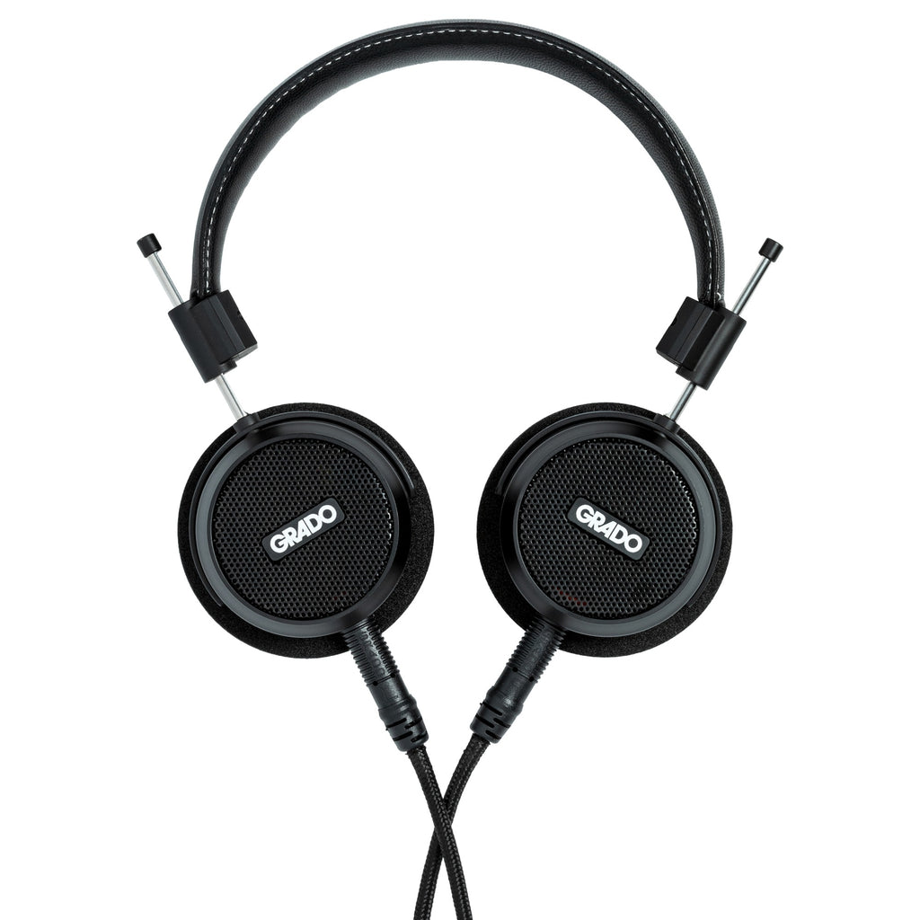 Grado Signature S150, front view with Grado logo ear cups
