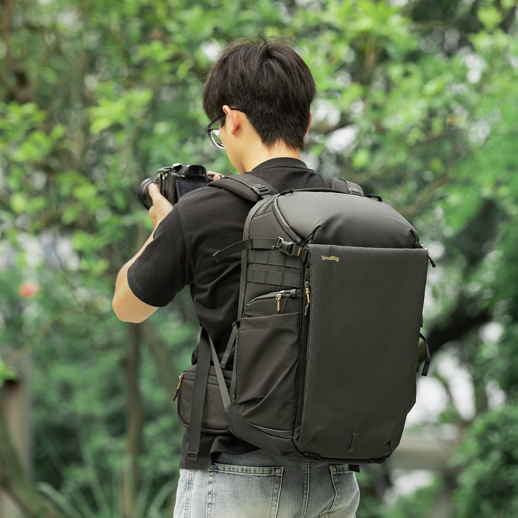 SmallRig Outra 25 backpack on the trail